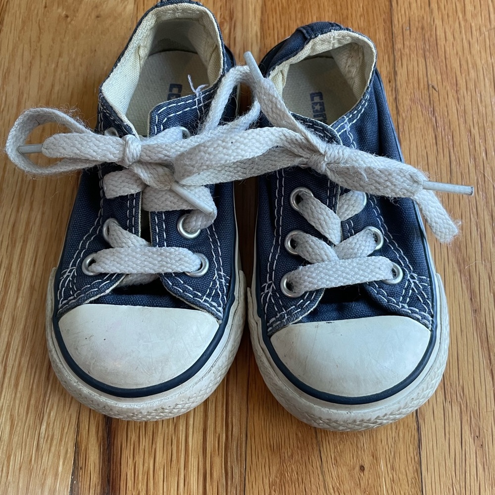 Size 5 navy converse